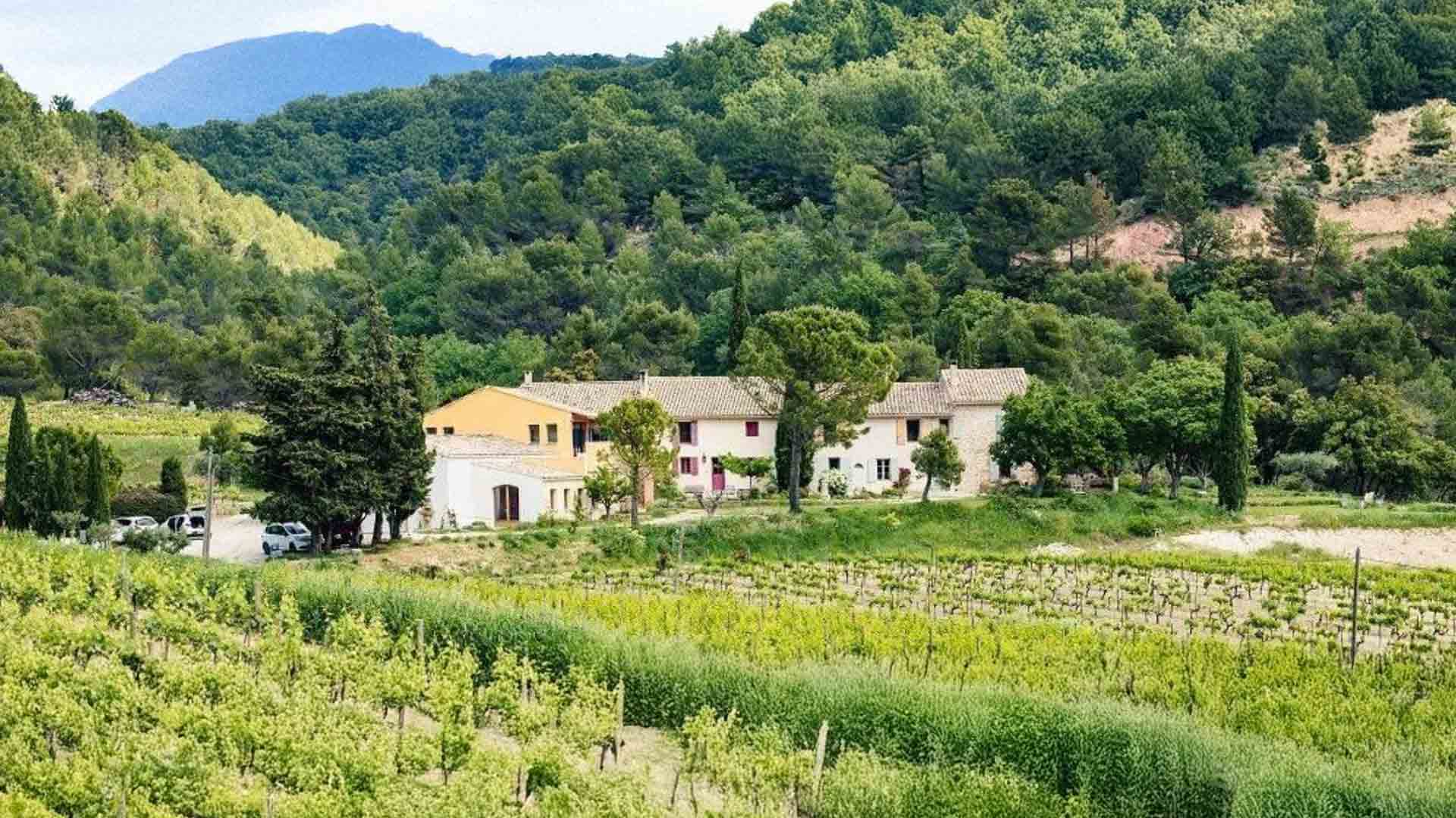 Clos de Caveau
