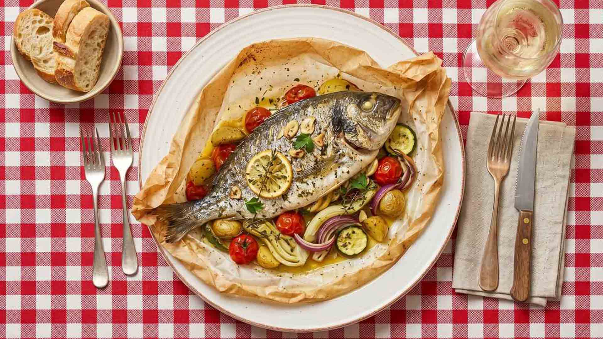 Daurade royale en papillote aux légumes Image