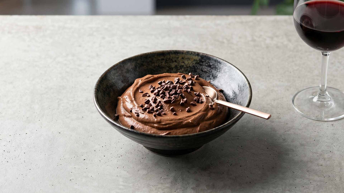 Mousse au chocolat noir et grué de cacao