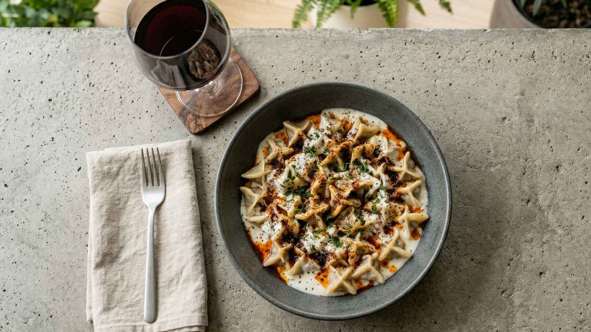 Manti turcs farcis à l'agneau et yaourt épicé