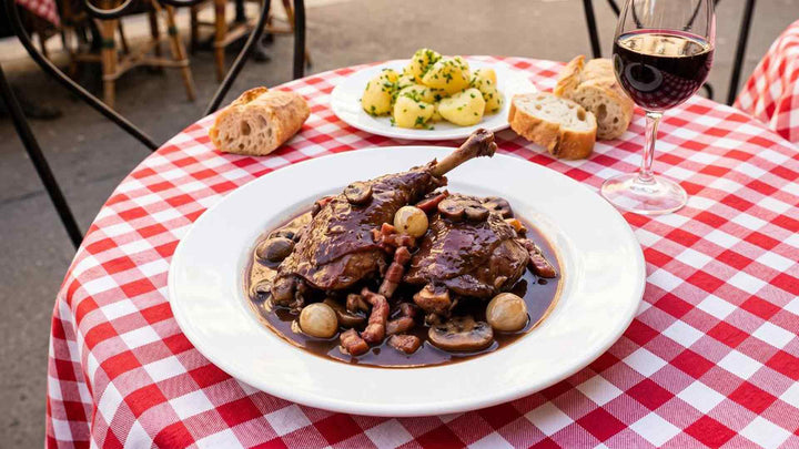 Cuisses de pintade braisées au vin rouge