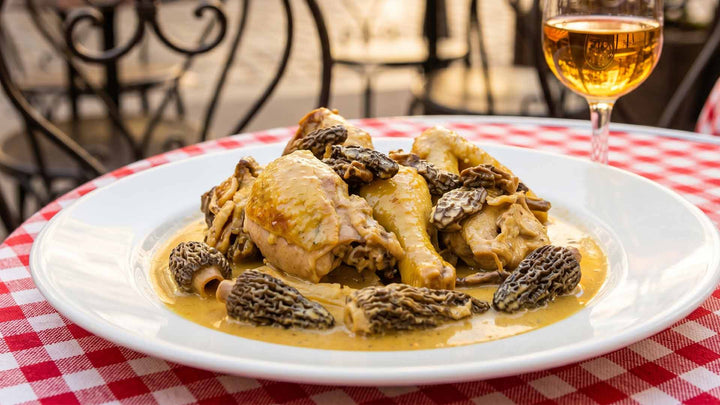 Poularde de Bresse aux morilles et vin jaune